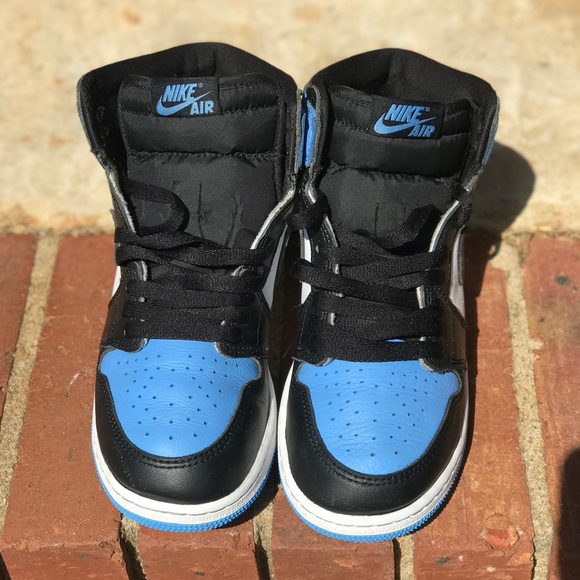 Air Jordan Retro 1 High OG ‘UNC Toe’ Size 6Y / 7.5 Wmns - Picture 3 of 7